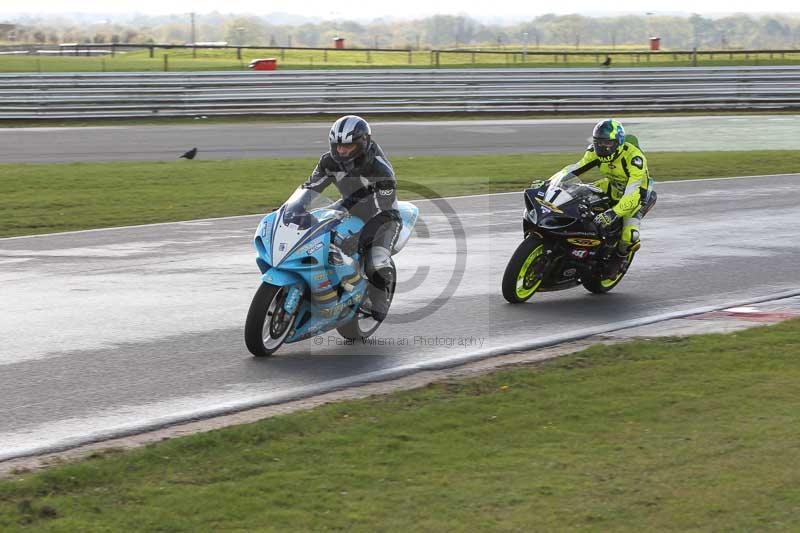 Motorcycle action photographs;Trackday digital images;event digital images;eventdigitalimages;no limits trackday;peter wileman photography;snetterton;snetterton circuit norfolk;snetterton photographs;trackday;trackday photos