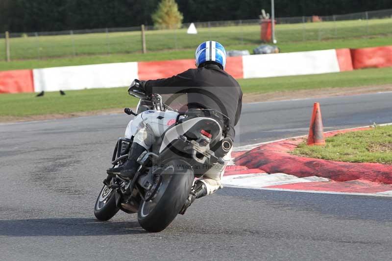 Motorcycle action photographs;Trackday digital images;event digital images;eventdigitalimages;no limits trackday;peter wileman photography;snetterton;snetterton circuit norfolk;snetterton photographs;trackday;trackday photos