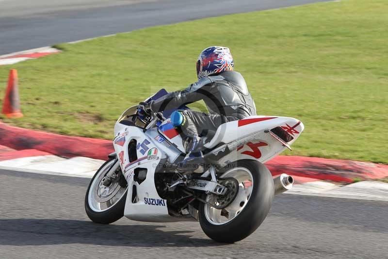 Motorcycle action photographs;Trackday digital images;event digital images;eventdigitalimages;no limits trackday;peter wileman photography;snetterton;snetterton circuit norfolk;snetterton photographs;trackday;trackday photos