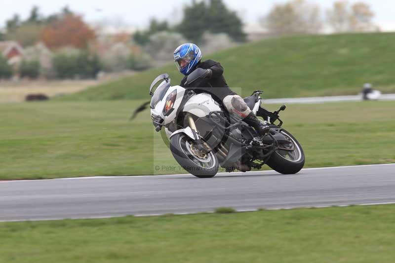 Motorcycle action photographs;Trackday digital images;event digital images;eventdigitalimages;no limits trackday;peter wileman photography;snetterton;snetterton circuit norfolk;snetterton photographs;trackday;trackday photos