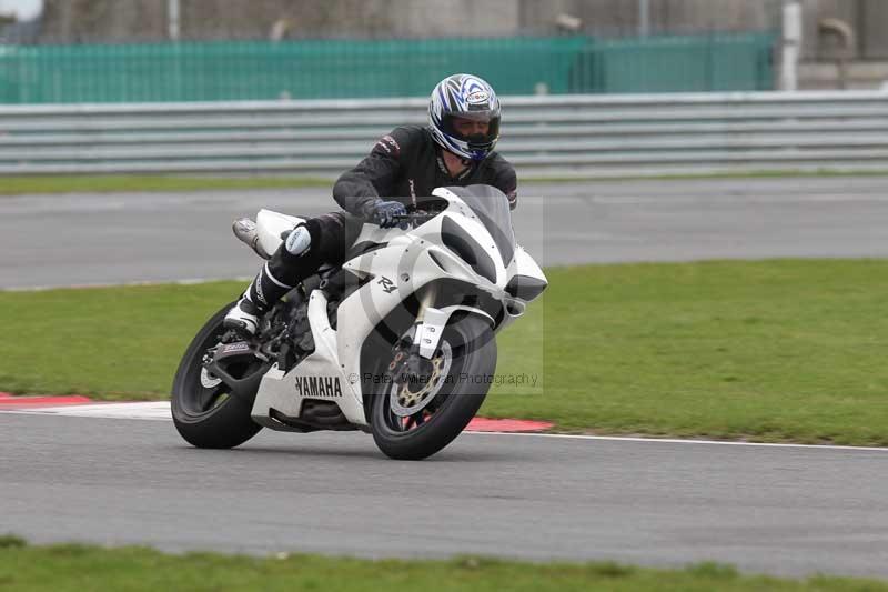 Motorcycle action photographs;Trackday digital images;event digital images;eventdigitalimages;no limits trackday;peter wileman photography;snetterton;snetterton circuit norfolk;snetterton photographs;trackday;trackday photos