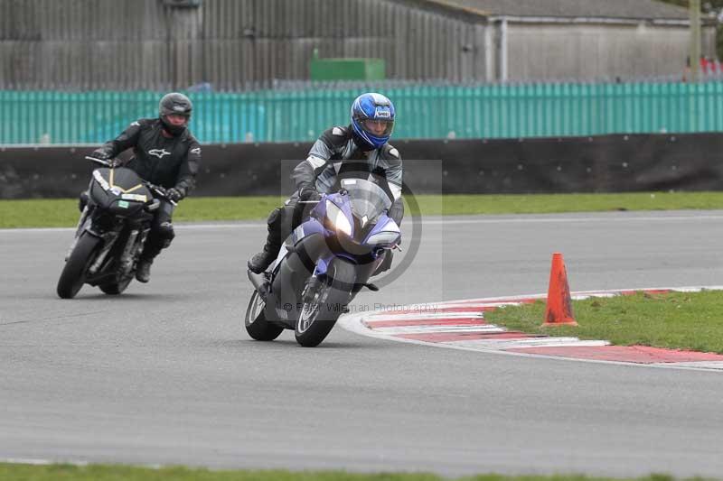 Motorcycle action photographs;Trackday digital images;event digital images;eventdigitalimages;no limits trackday;peter wileman photography;snetterton;snetterton circuit norfolk;snetterton photographs;trackday;trackday photos