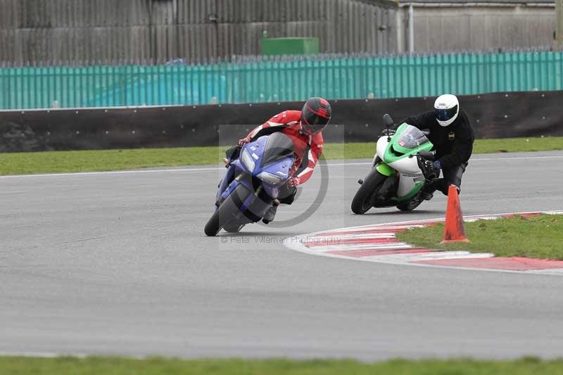 Motorcycle action photographs;Trackday digital images;event digital images;eventdigitalimages;no limits trackday;peter wileman photography;snetterton;snetterton circuit norfolk;snetterton photographs;trackday;trackday photos