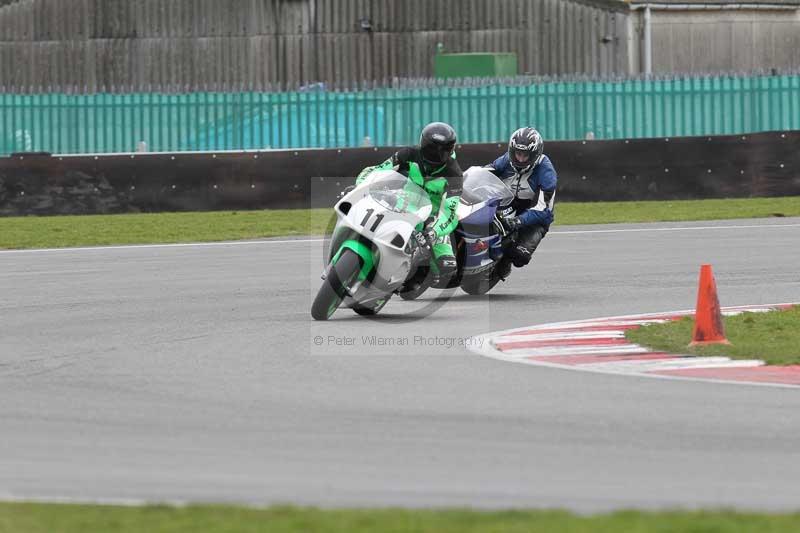 Motorcycle action photographs;Trackday digital images;event digital images;eventdigitalimages;no limits trackday;peter wileman photography;snetterton;snetterton circuit norfolk;snetterton photographs;trackday;trackday photos