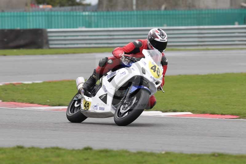 Motorcycle action photographs;Trackday digital images;event digital images;eventdigitalimages;no limits trackday;peter wileman photography;snetterton;snetterton circuit norfolk;snetterton photographs;trackday;trackday photos