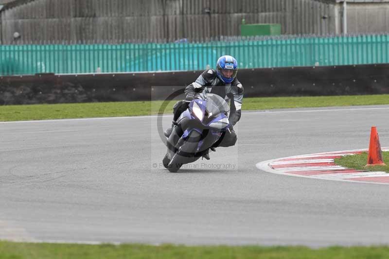 Motorcycle action photographs;Trackday digital images;event digital images;eventdigitalimages;no limits trackday;peter wileman photography;snetterton;snetterton circuit norfolk;snetterton photographs;trackday;trackday photos