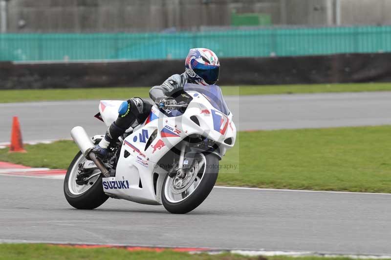 Motorcycle action photographs;Trackday digital images;event digital images;eventdigitalimages;no limits trackday;peter wileman photography;snetterton;snetterton circuit norfolk;snetterton photographs;trackday;trackday photos