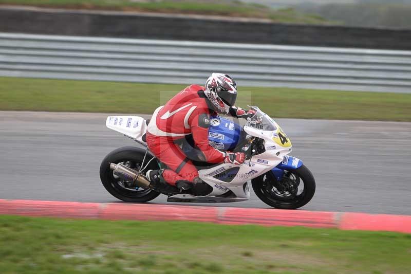 Motorcycle action photographs;Trackday digital images;event digital images;eventdigitalimages;no limits trackday;peter wileman photography;snetterton;snetterton circuit norfolk;snetterton photographs;trackday;trackday photos