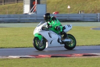 Motorcycle-action-photographs;Trackday-digital-images;event-digital-images;eventdigitalimages;no-limits-trackday;peter-wileman-photography;snetterton;snetterton-circuit-norfolk;snetterton-photographs;trackday;trackday-photos