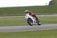 Motorcycle-action-photographs;Trackday-digital-images;event-digital-images;eventdigitalimages;no-limits-trackday;peter-wileman-photography;snetterton;snetterton-circuit-norfolk;snetterton-photographs;trackday;trackday-photos