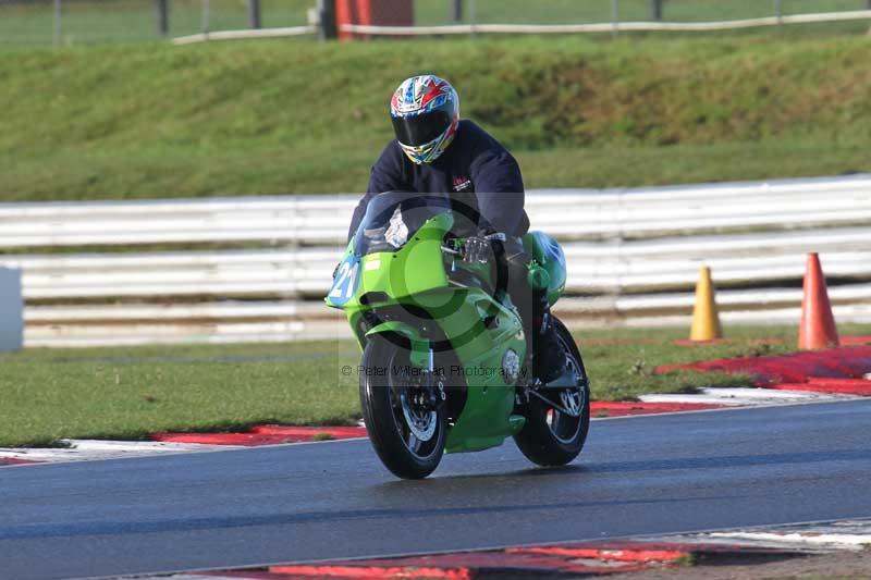 Motorcycle action photographs;Trackday digital images;event digital images;eventdigitalimages;no limits trackday;peter wileman photography;snetterton;snetterton circuit norfolk;snetterton photographs;trackday;trackday photos