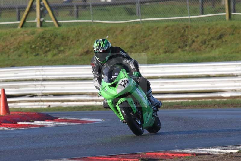 Motorcycle action photographs;Trackday digital images;event digital images;eventdigitalimages;no limits trackday;peter wileman photography;snetterton;snetterton circuit norfolk;snetterton photographs;trackday;trackday photos