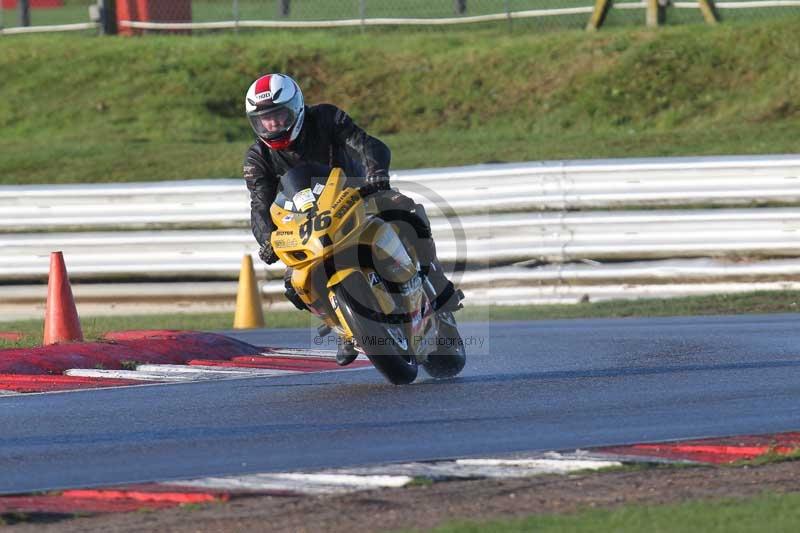 Motorcycle action photographs;Trackday digital images;event digital images;eventdigitalimages;no limits trackday;peter wileman photography;snetterton;snetterton circuit norfolk;snetterton photographs;trackday;trackday photos
