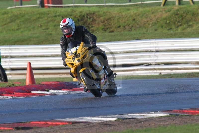 Motorcycle action photographs;Trackday digital images;event digital images;eventdigitalimages;no limits trackday;peter wileman photography;snetterton;snetterton circuit norfolk;snetterton photographs;trackday;trackday photos