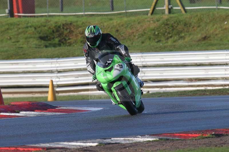 Motorcycle action photographs;Trackday digital images;event digital images;eventdigitalimages;no limits trackday;peter wileman photography;snetterton;snetterton circuit norfolk;snetterton photographs;trackday;trackday photos
