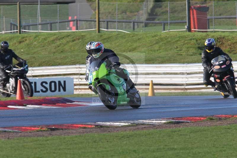 Motorcycle action photographs;Trackday digital images;event digital images;eventdigitalimages;no limits trackday;peter wileman photography;snetterton;snetterton circuit norfolk;snetterton photographs;trackday;trackday photos