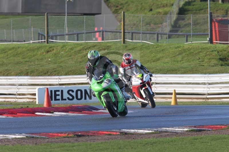 Motorcycle action photographs;Trackday digital images;event digital images;eventdigitalimages;no limits trackday;peter wileman photography;snetterton;snetterton circuit norfolk;snetterton photographs;trackday;trackday photos