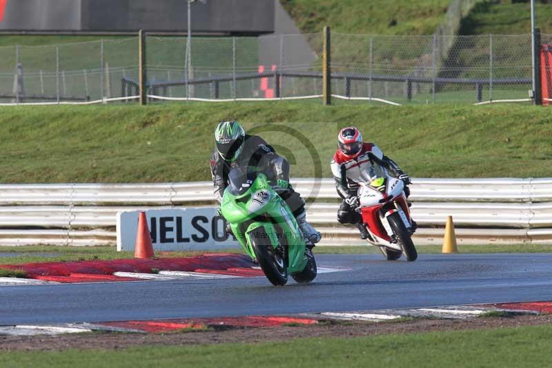 Motorcycle action photographs;Trackday digital images;event digital images;eventdigitalimages;no limits trackday;peter wileman photography;snetterton;snetterton circuit norfolk;snetterton photographs;trackday;trackday photos