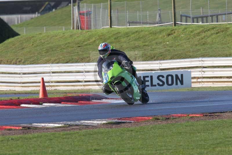 Motorcycle action photographs;Trackday digital images;event digital images;eventdigitalimages;no limits trackday;peter wileman photography;snetterton;snetterton circuit norfolk;snetterton photographs;trackday;trackday photos