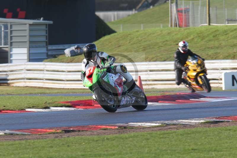 Motorcycle action photographs;Trackday digital images;event digital images;eventdigitalimages;no limits trackday;peter wileman photography;snetterton;snetterton circuit norfolk;snetterton photographs;trackday;trackday photos