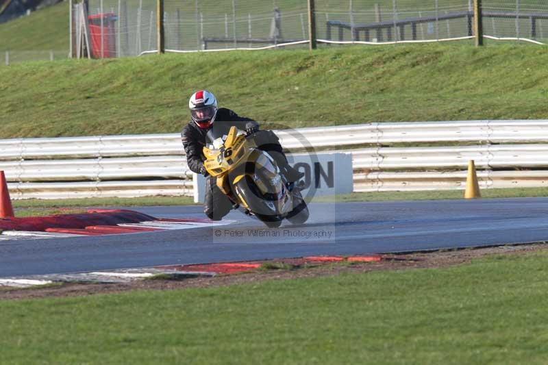 Motorcycle action photographs;Trackday digital images;event digital images;eventdigitalimages;no limits trackday;peter wileman photography;snetterton;snetterton circuit norfolk;snetterton photographs;trackday;trackday photos
