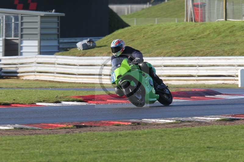 Motorcycle action photographs;Trackday digital images;event digital images;eventdigitalimages;no limits trackday;peter wileman photography;snetterton;snetterton circuit norfolk;snetterton photographs;trackday;trackday photos