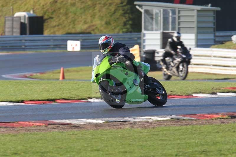 Motorcycle action photographs;Trackday digital images;event digital images;eventdigitalimages;no limits trackday;peter wileman photography;snetterton;snetterton circuit norfolk;snetterton photographs;trackday;trackday photos