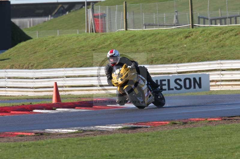 Motorcycle action photographs;Trackday digital images;event digital images;eventdigitalimages;no limits trackday;peter wileman photography;snetterton;snetterton circuit norfolk;snetterton photographs;trackday;trackday photos