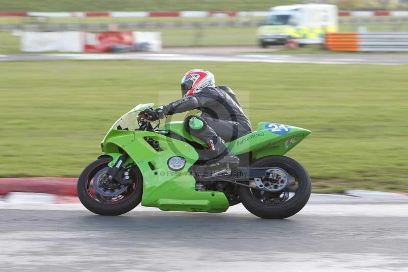 Motorcycle action photographs;Trackday digital images;event digital images;eventdigitalimages;no limits trackday;peter wileman photography;snetterton;snetterton circuit norfolk;snetterton photographs;trackday;trackday photos