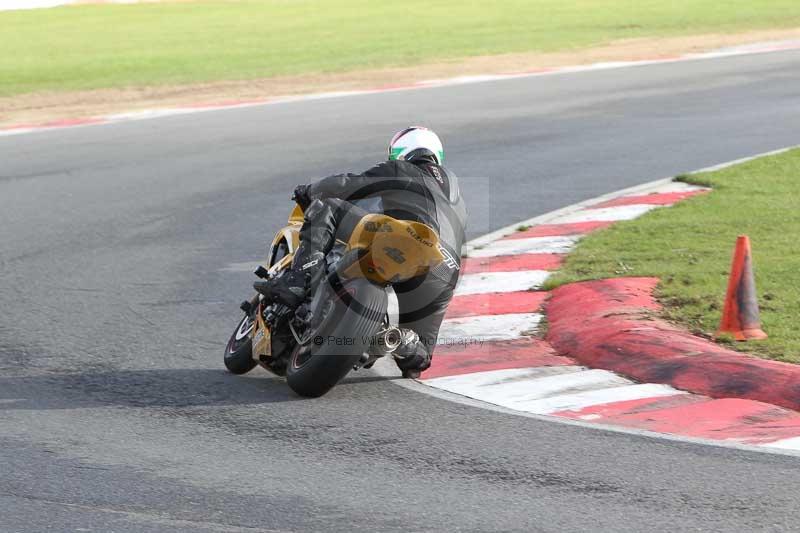 Motorcycle action photographs;Trackday digital images;event digital images;eventdigitalimages;no limits trackday;peter wileman photography;snetterton;snetterton circuit norfolk;snetterton photographs;trackday;trackday photos