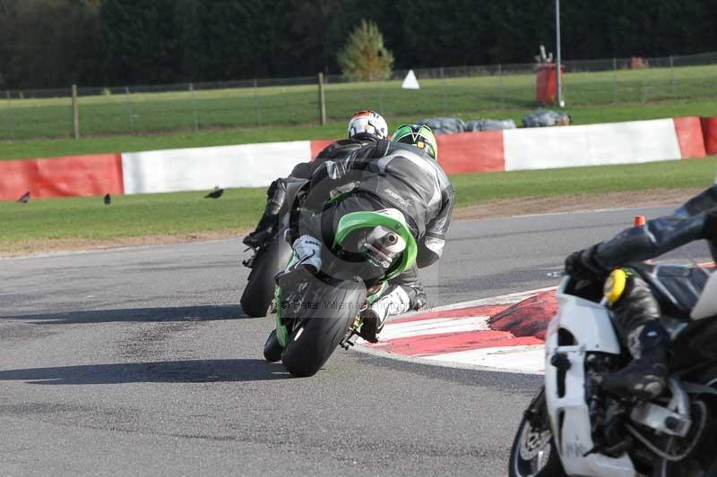 Motorcycle action photographs;Trackday digital images;event digital images;eventdigitalimages;no limits trackday;peter wileman photography;snetterton;snetterton circuit norfolk;snetterton photographs;trackday;trackday photos