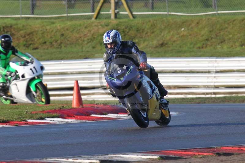 Motorcycle action photographs;Trackday digital images;event digital images;eventdigitalimages;no limits trackday;peter wileman photography;snetterton;snetterton circuit norfolk;snetterton photographs;trackday;trackday photos