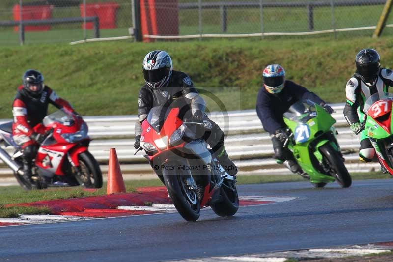 Motorcycle action photographs;Trackday digital images;event digital images;eventdigitalimages;no limits trackday;peter wileman photography;snetterton;snetterton circuit norfolk;snetterton photographs;trackday;trackday photos
