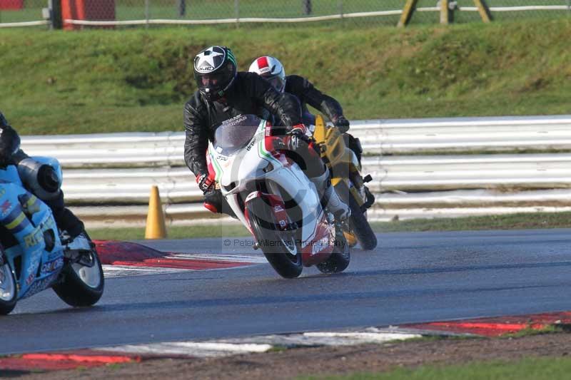 Motorcycle action photographs;Trackday digital images;event digital images;eventdigitalimages;no limits trackday;peter wileman photography;snetterton;snetterton circuit norfolk;snetterton photographs;trackday;trackday photos