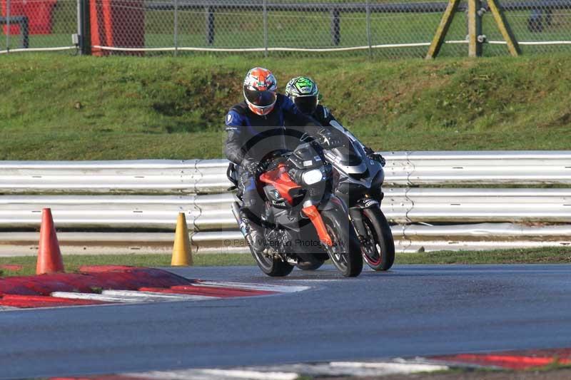 Motorcycle action photographs;Trackday digital images;event digital images;eventdigitalimages;no limits trackday;peter wileman photography;snetterton;snetterton circuit norfolk;snetterton photographs;trackday;trackday photos