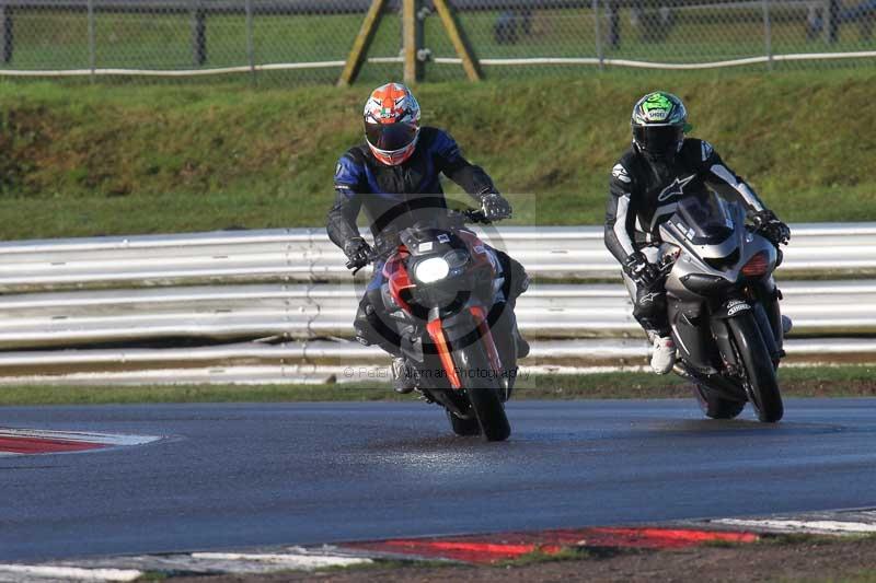 Motorcycle action photographs;Trackday digital images;event digital images;eventdigitalimages;no limits trackday;peter wileman photography;snetterton;snetterton circuit norfolk;snetterton photographs;trackday;trackday photos
