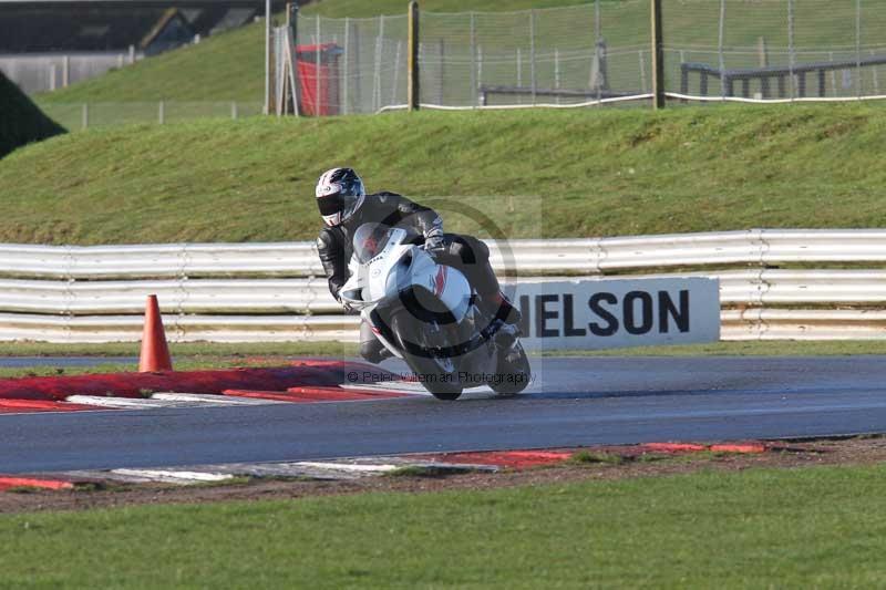 Motorcycle action photographs;Trackday digital images;event digital images;eventdigitalimages;no limits trackday;peter wileman photography;snetterton;snetterton circuit norfolk;snetterton photographs;trackday;trackday photos