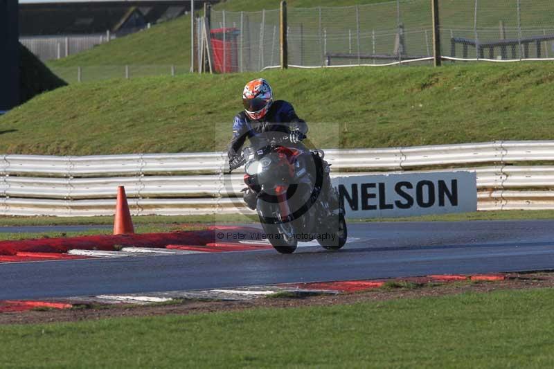 Motorcycle action photographs;Trackday digital images;event digital images;eventdigitalimages;no limits trackday;peter wileman photography;snetterton;snetterton circuit norfolk;snetterton photographs;trackday;trackday photos