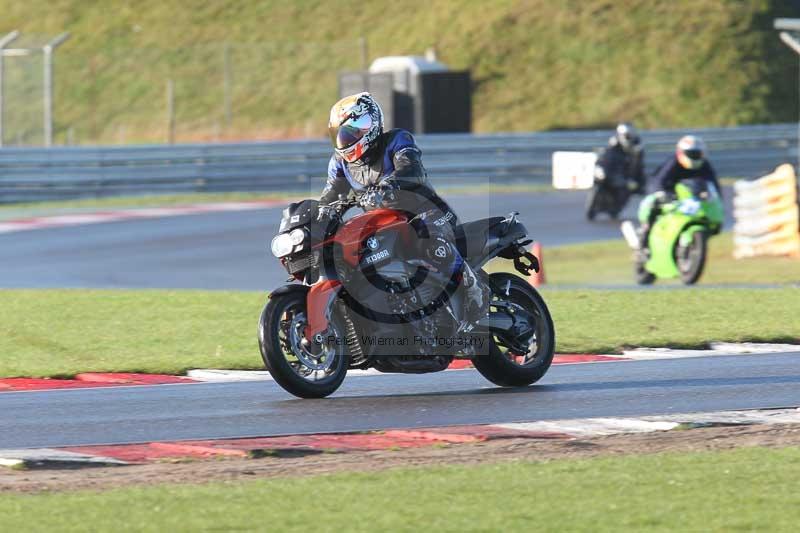 Motorcycle action photographs;Trackday digital images;event digital images;eventdigitalimages;no limits trackday;peter wileman photography;snetterton;snetterton circuit norfolk;snetterton photographs;trackday;trackday photos