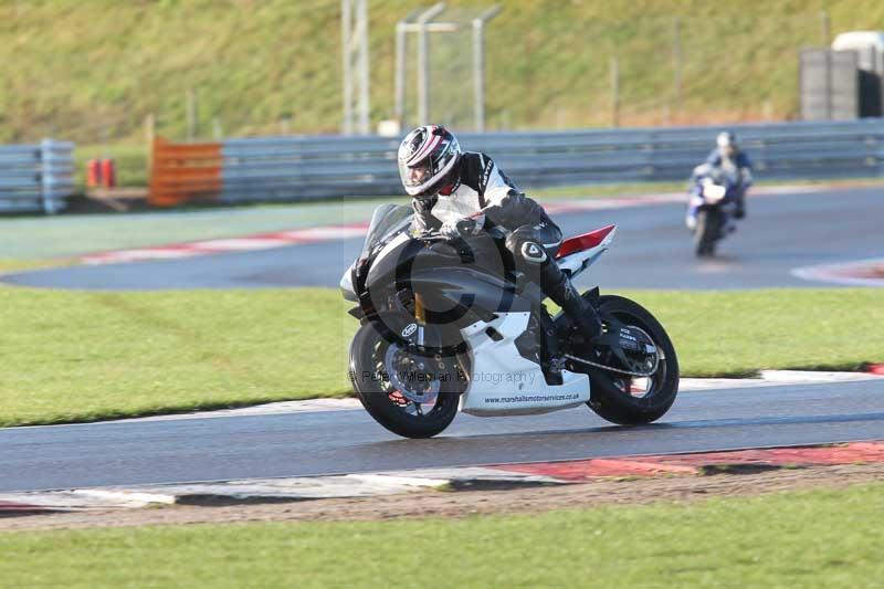 Motorcycle action photographs;Trackday digital images;event digital images;eventdigitalimages;no limits trackday;peter wileman photography;snetterton;snetterton circuit norfolk;snetterton photographs;trackday;trackday photos