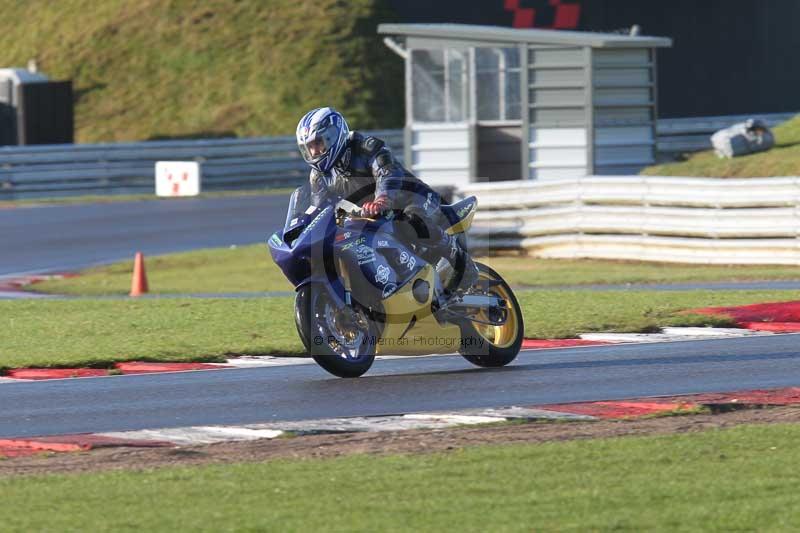 Motorcycle action photographs;Trackday digital images;event digital images;eventdigitalimages;no limits trackday;peter wileman photography;snetterton;snetterton circuit norfolk;snetterton photographs;trackday;trackday photos