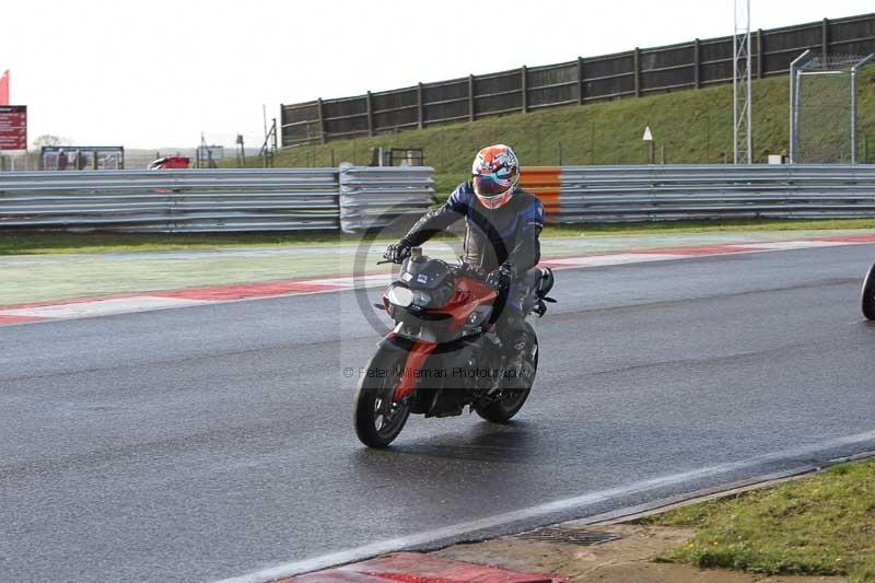 Motorcycle action photographs;Trackday digital images;event digital images;eventdigitalimages;no limits trackday;peter wileman photography;snetterton;snetterton circuit norfolk;snetterton photographs;trackday;trackday photos