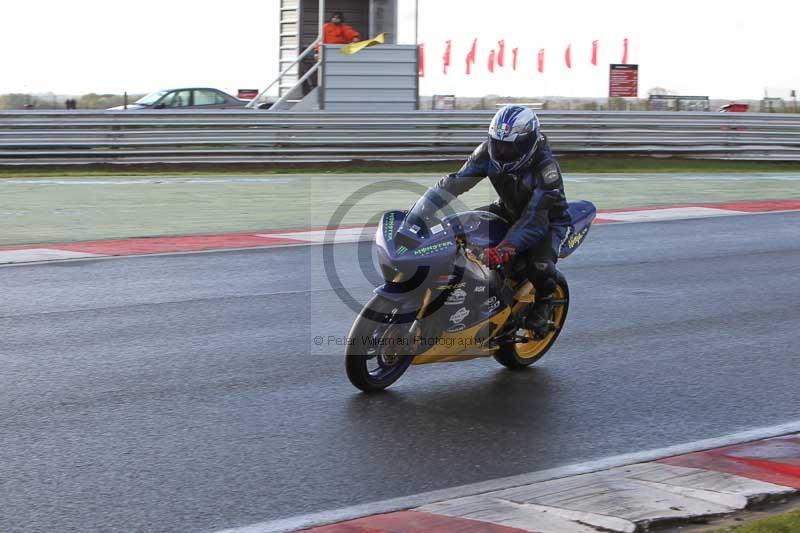 Motorcycle action photographs;Trackday digital images;event digital images;eventdigitalimages;no limits trackday;peter wileman photography;snetterton;snetterton circuit norfolk;snetterton photographs;trackday;trackday photos