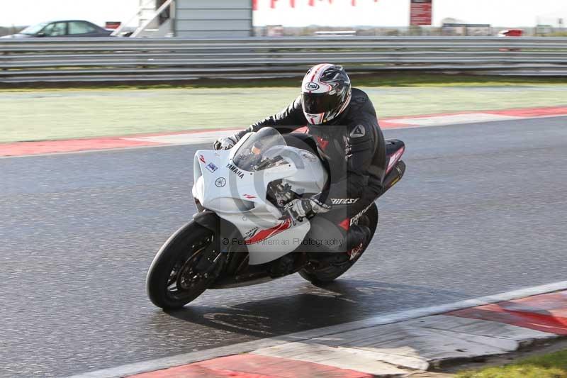 Motorcycle action photographs;Trackday digital images;event digital images;eventdigitalimages;no limits trackday;peter wileman photography;snetterton;snetterton circuit norfolk;snetterton photographs;trackday;trackday photos
