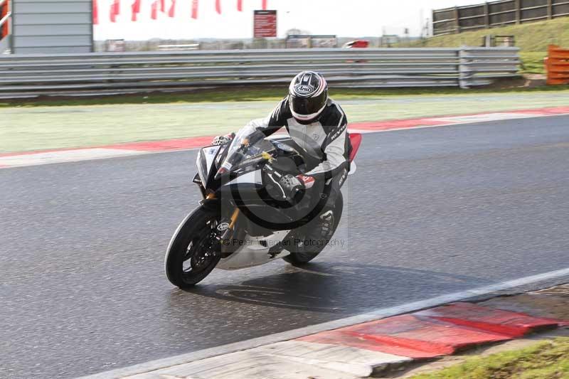 Motorcycle action photographs;Trackday digital images;event digital images;eventdigitalimages;no limits trackday;peter wileman photography;snetterton;snetterton circuit norfolk;snetterton photographs;trackday;trackday photos