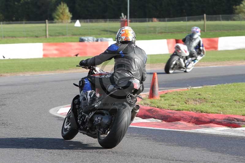 Motorcycle action photographs;Trackday digital images;event digital images;eventdigitalimages;no limits trackday;peter wileman photography;snetterton;snetterton circuit norfolk;snetterton photographs;trackday;trackday photos