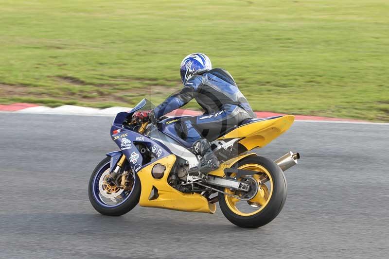 Motorcycle action photographs;Trackday digital images;event digital images;eventdigitalimages;no limits trackday;peter wileman photography;snetterton;snetterton circuit norfolk;snetterton photographs;trackday;trackday photos
