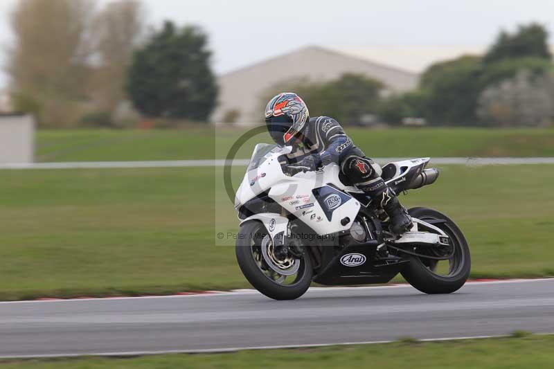 Motorcycle action photographs;Trackday digital images;event digital images;eventdigitalimages;no limits trackday;peter wileman photography;snetterton;snetterton circuit norfolk;snetterton photographs;trackday;trackday photos