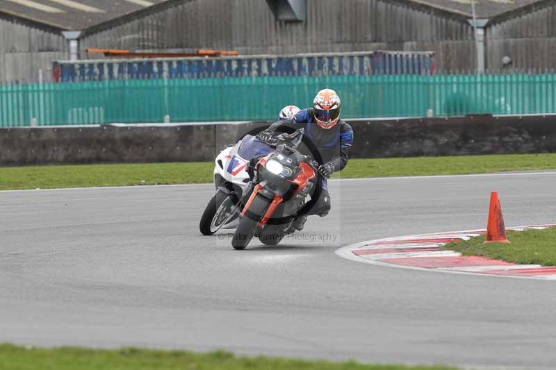 Motorcycle action photographs;Trackday digital images;event digital images;eventdigitalimages;no limits trackday;peter wileman photography;snetterton;snetterton circuit norfolk;snetterton photographs;trackday;trackday photos