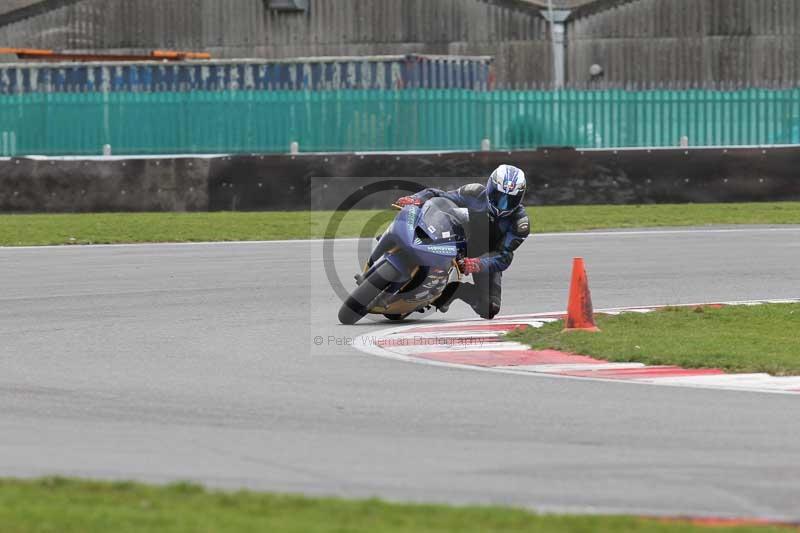 Motorcycle action photographs;Trackday digital images;event digital images;eventdigitalimages;no limits trackday;peter wileman photography;snetterton;snetterton circuit norfolk;snetterton photographs;trackday;trackday photos